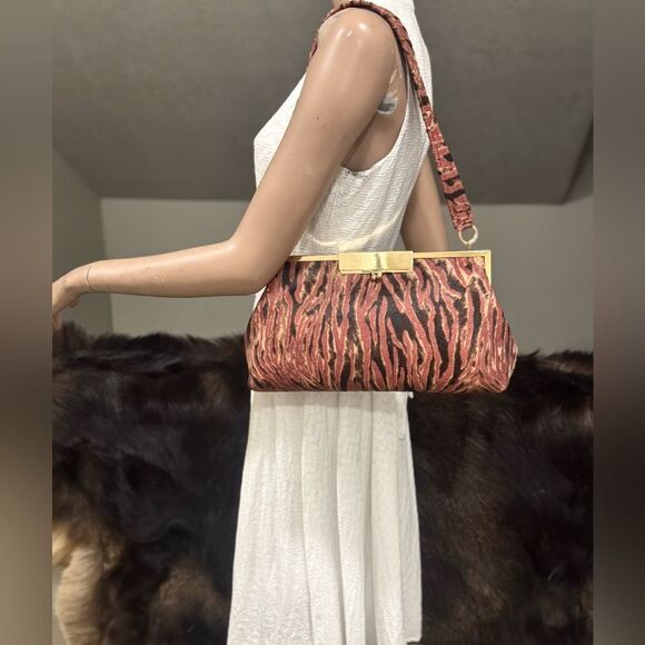 Tiger Stripes Hair-on Cowhide Handmade Unique Folding Kisslock Handbag/Multi Use - Picture 2 of 16